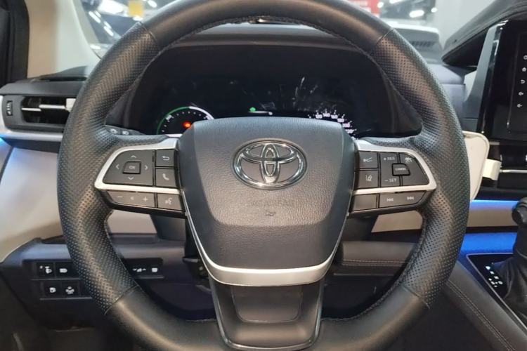 Used Toyota SIENNA 2023 2.5L Hybrid Comfort Edition Steering Wheel