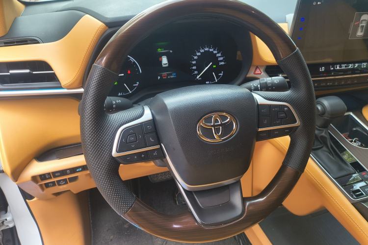 Used Toyota SIENNA 2023 2.5L Hybrid Comfort Edition Steering Wheel