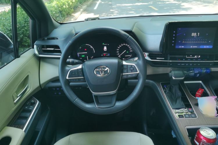 Used Toyota SIENNA 2023 2.5L Hybrid Luxury Edition Steering Wheel