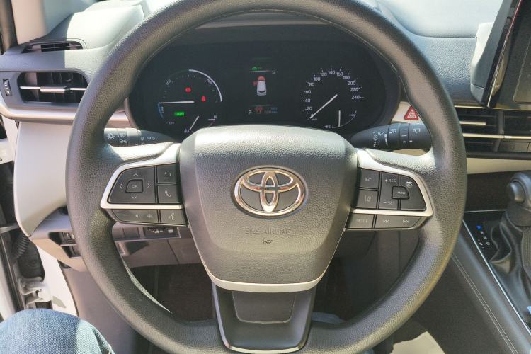 Used Toyota SIENNA 2023 2.5L Hybrid Comfort Edition Steering Wheel