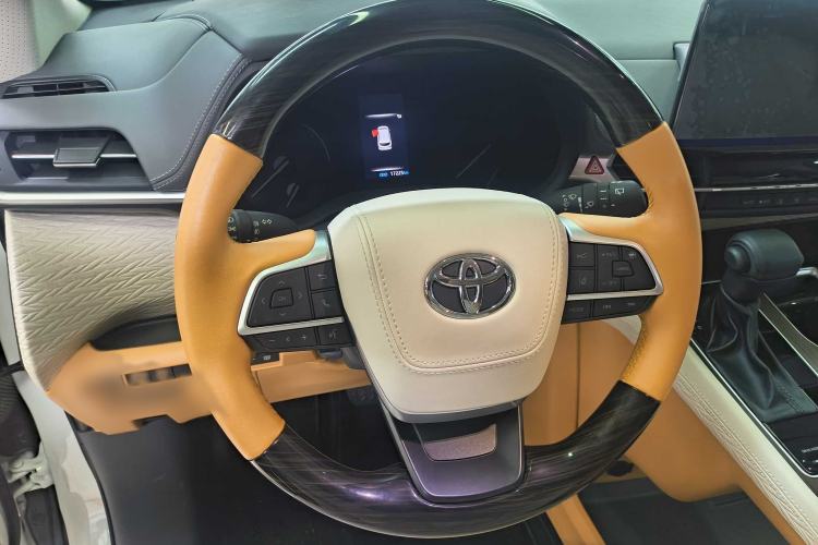 Used Toyota SIENNA 2023 2.5L Hybrid Comfort Edition Steering Wheel