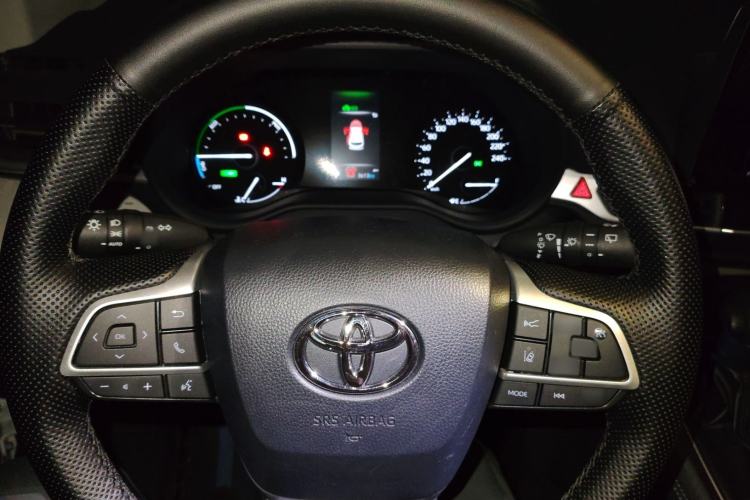 Used Toyota SIENNA 2023 2.5L Hybrid Comfort Edition Steering Wheel