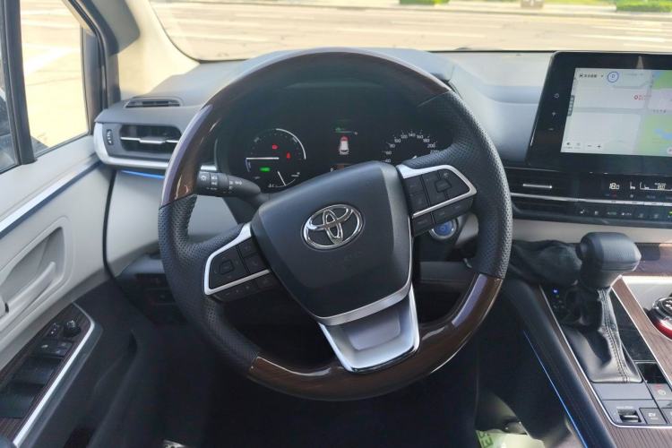 Used Toyota SIENNA 2023 2.5L Hybrid Comfort Edition Steering Wheel