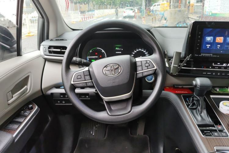 Used Toyota SIENNA 2023 2.5L Hybrid Comfort Edition Steering Wheel