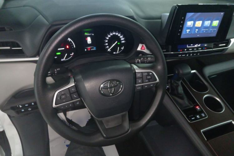 Used Toyota SIENNA 2023 2.5L Hybrid Comfort Edition Steering Wheel