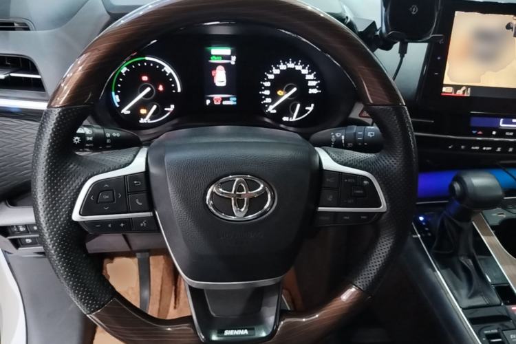 Used Toyota SIENNA 2023 2.5L Hybrid Comfort Edition Steering Wheel