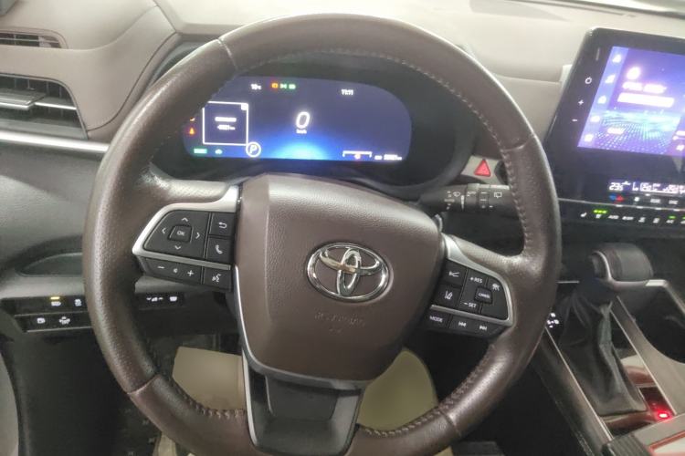 Used Toyota SIENNA 2023 2.5L Hybrid Platinum Edition Steering Wheel