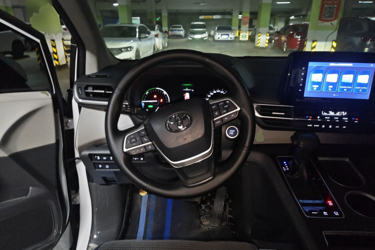 Used Toyota SIENNA 2023 2.5L Hybrid Comfort Edition Steering Wheel