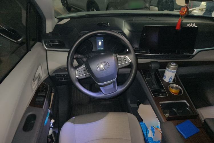 Used Toyota SIENNA 2023 2.5L Hybrid Comfort Edition Steering Wheel