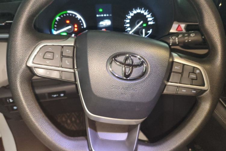 Used Toyota SIENNA 2023 2.5L Hybrid Comfort Edition Steering Wheel