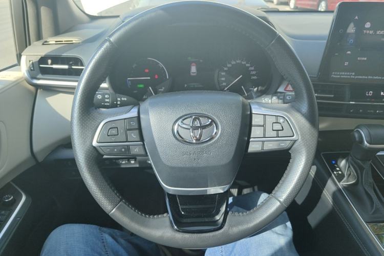 Used Toyota SIENNA 2023 2.5L Hybrid Deluxe Edition Steering Wheel