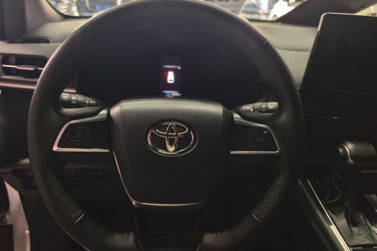 Used Toyota SIENNA 2023 2.5L Hybrid Deluxe Edition Steering Wheel
