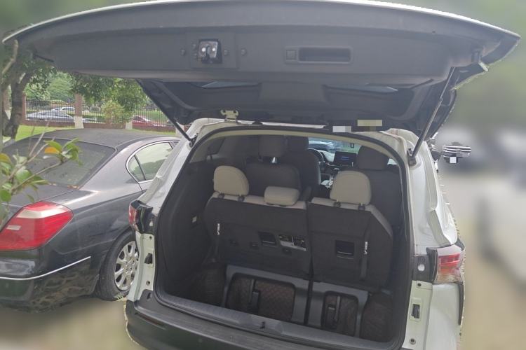 Used Toyota SIENNA 2023 2.5L Hybrid Comfort Edition Trunk