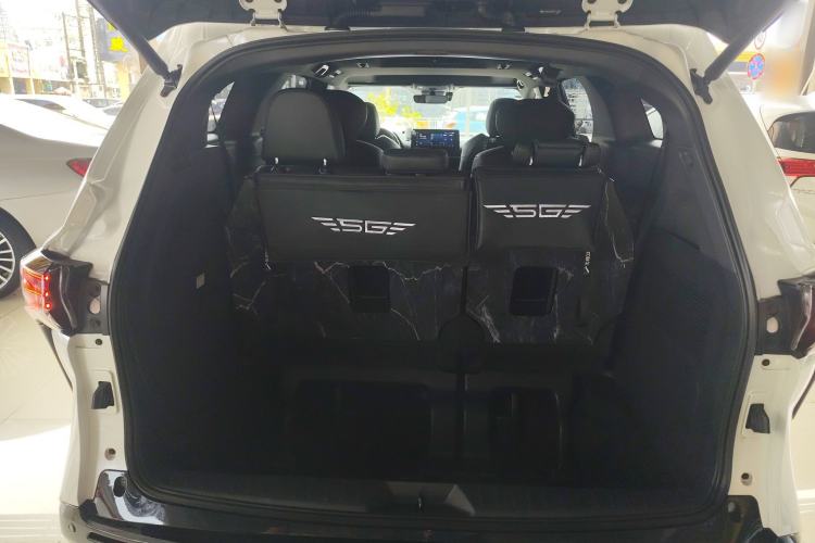 Used Toyota SIENNA 2023 2.5L Hybrid Deluxe Edition Trunk