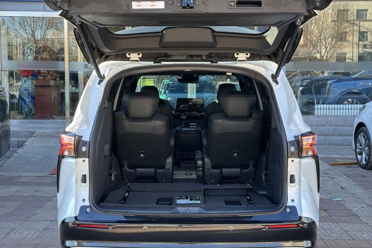Used Toyota SIENNA 2023 2.5L Hybrid Ultimate Edition Trunk