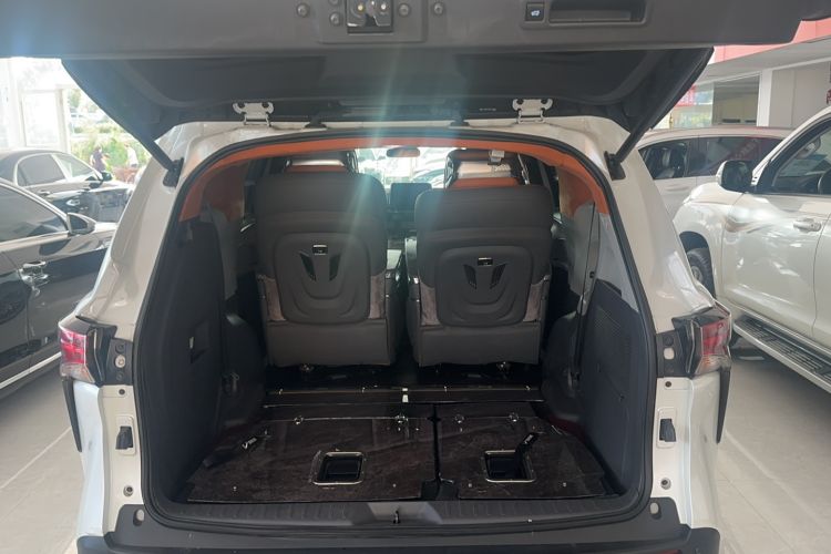 Used Toyota SIENNA 2023 2.5L Hybrid Comfort Edition Trunk
