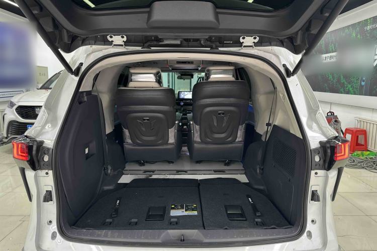 Used Toyota SIENNA 2023 2.5L Hybrid Comfort Edition Trunk