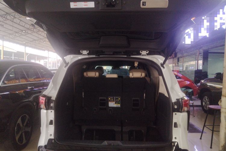 Used Toyota SIENNA 2023 2.5L Hybrid Deluxe Edition Trunk