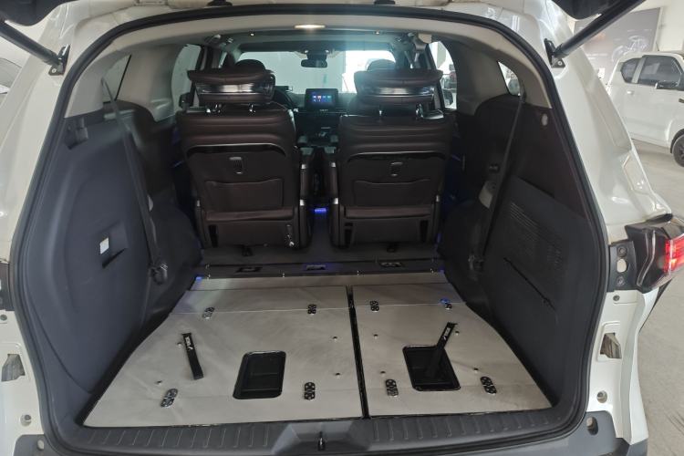 Used Toyota SIENNA 2023 2.5L Hybrid Comfort Edition Trunk