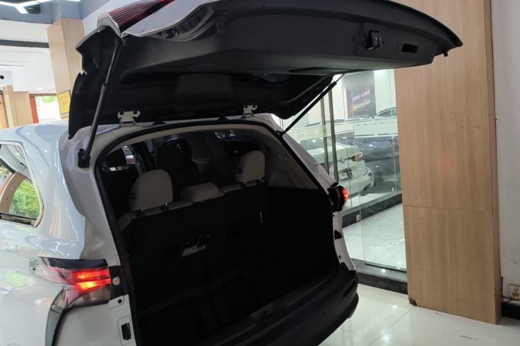 Used Toyota SIENNA 2023 2.5L Hybrid Comfort Edition Trunk