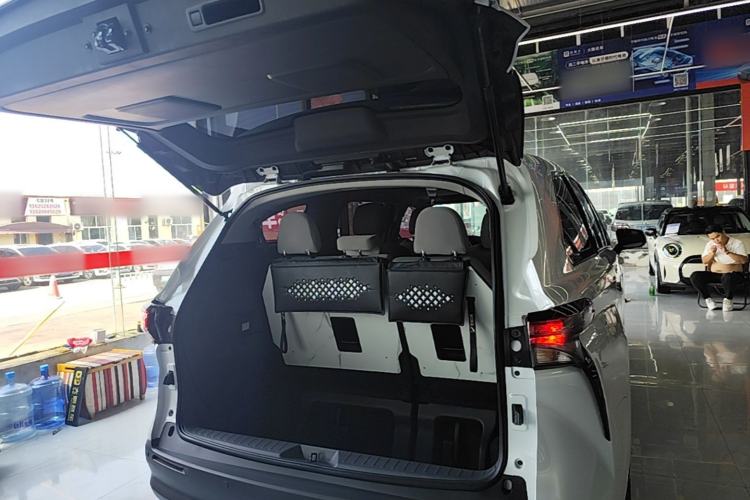 Used Toyota SIENNA 2023 2.5L Hybrid Comfort Edition Trunk
