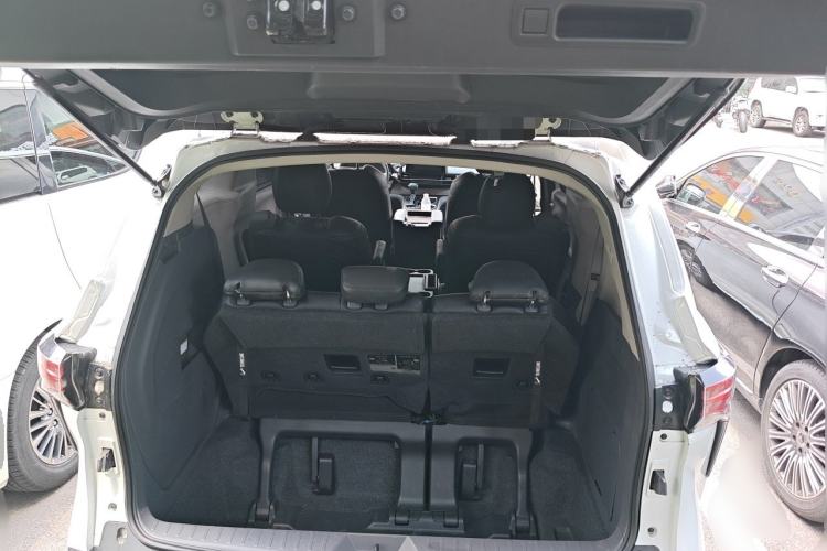 Used Toyota SIENNA 2023 2.5L Hybrid Comfort Edition Trunk
