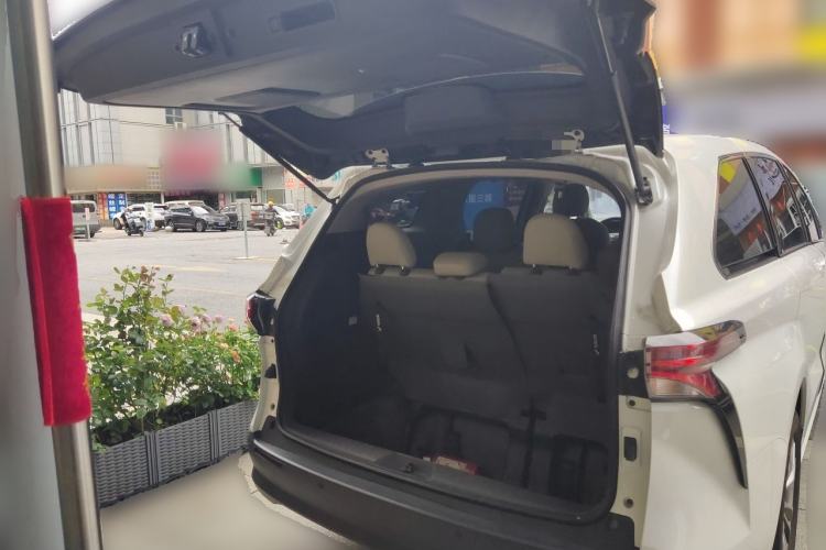 Used Toyota SIENNA 2023 2.5L Hybrid Comfort Edition Trunk