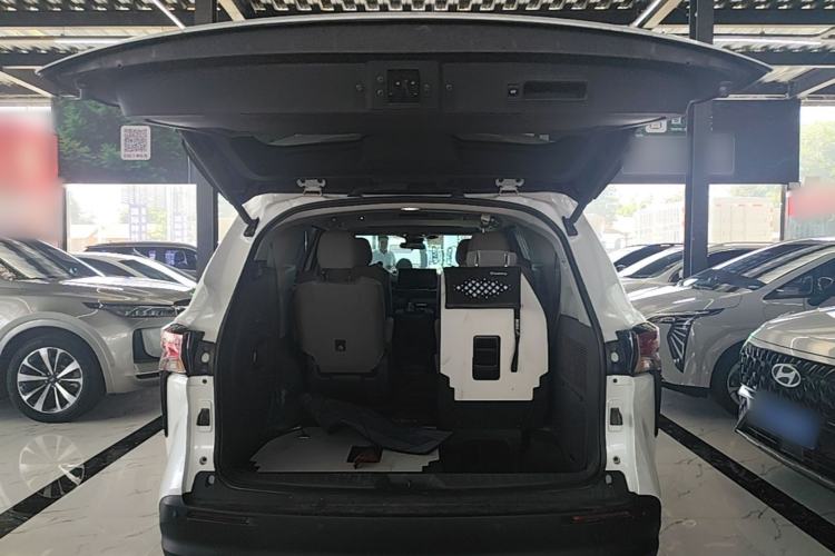 Used Toyota SIENNA 2023 2.5L Hybrid Comfort Edition Trunk