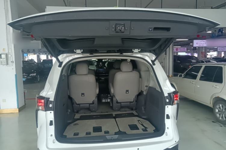 Used Toyota SIENNA 2023 2.5L Hybrid Comfort Edition Trunk