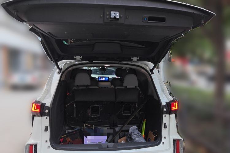 Used Toyota SIENNA 2023 2.5L Hybrid Comfort Edition Trunk