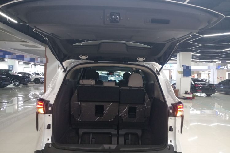 Used Toyota SIENNA 2023 2.5L Hybrid Comfort Edition Trunk