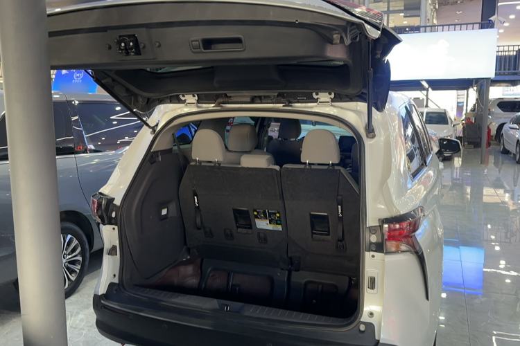 Used Toyota SIENNA 2023 2.5L Hybrid Comfort Edition Trunk
