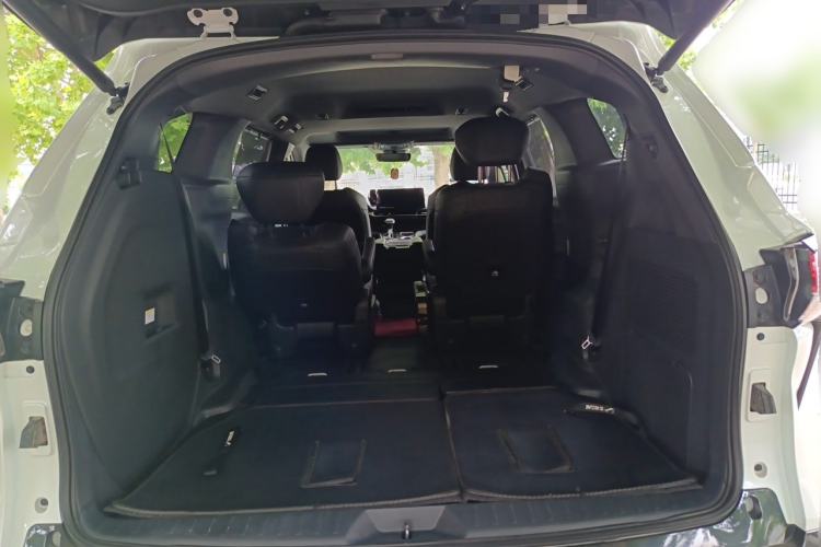 Used Toyota SIENNA 2023 2.5L Hybrid Deluxe Edition Trunk