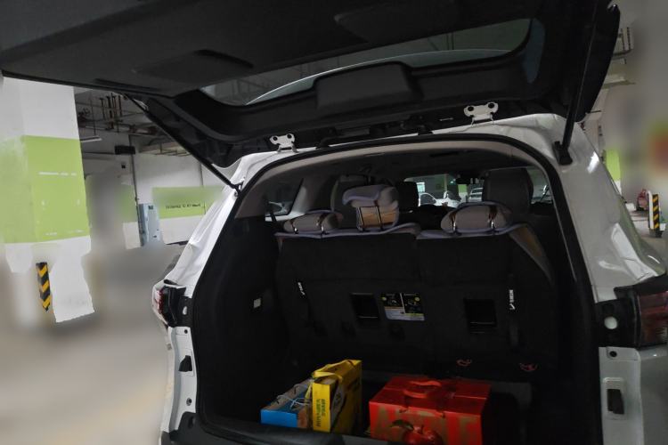 Used Toyota SIENNA 2023 2.5L Hybrid Comfort Edition Trunk