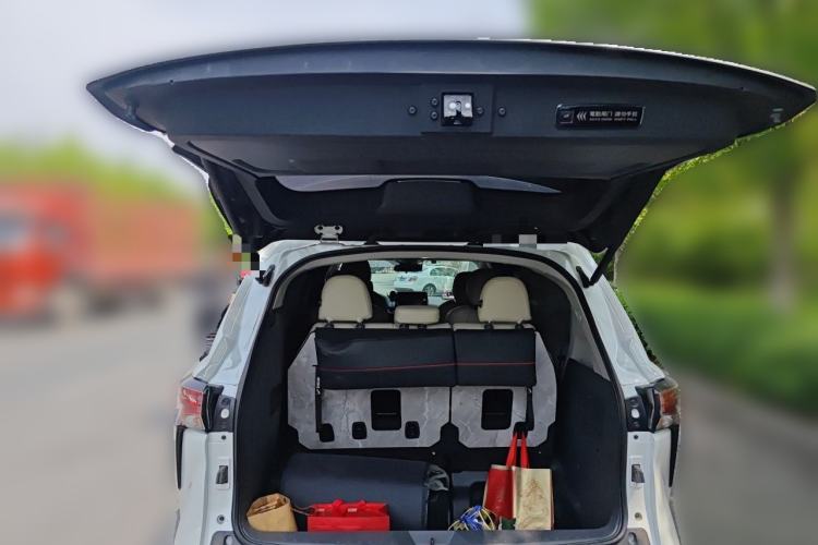 Used Toyota SIENNA 2023 2.5L Hybrid Comfort Edition Trunk