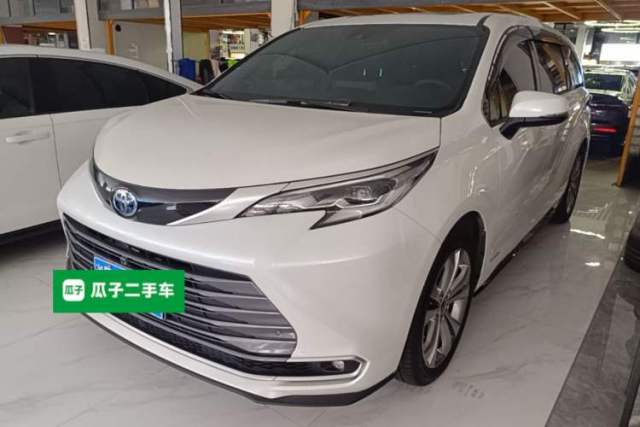 Used Toyota SIENNA 2023 2.5L Hybrid Deluxe Edition