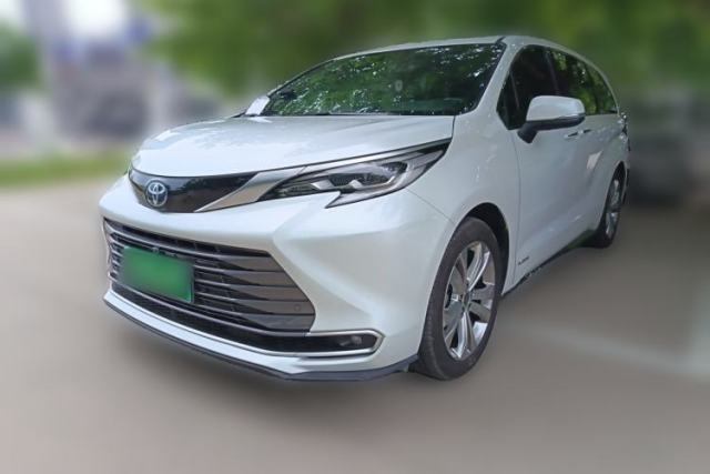 Used Toyota SIENNA 2023 2.5L Hybrid Deluxe Edition
