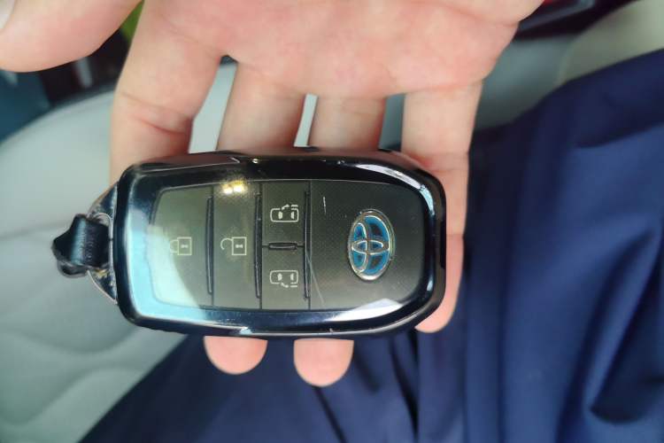 Used Toyota SIENNA 2023 2.5L Hybrid Comfort Edition Vehicle Key