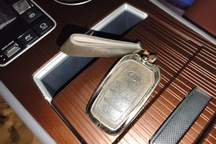 Used Toyota SIENNA 2023 2.5L Hybrid Comfort Edition Vehicle Key