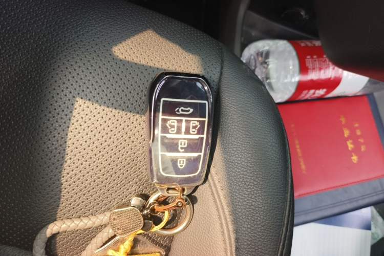 Used Toyota SIENNA 2023 2.5L Hybrid Deluxe Edition Vehicle Key