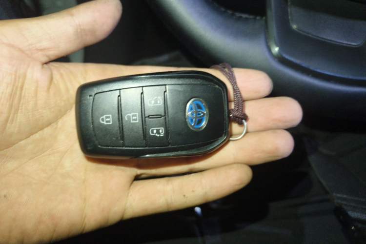 Used Toyota SIENNA 2023 2.5L Hybrid Comfort Edition Vehicle Key