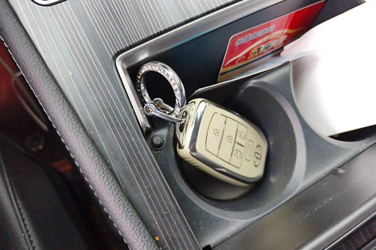 Used Toyota SIENNA 2023 2.5L Hybrid Deluxe Edition Vehicle Key