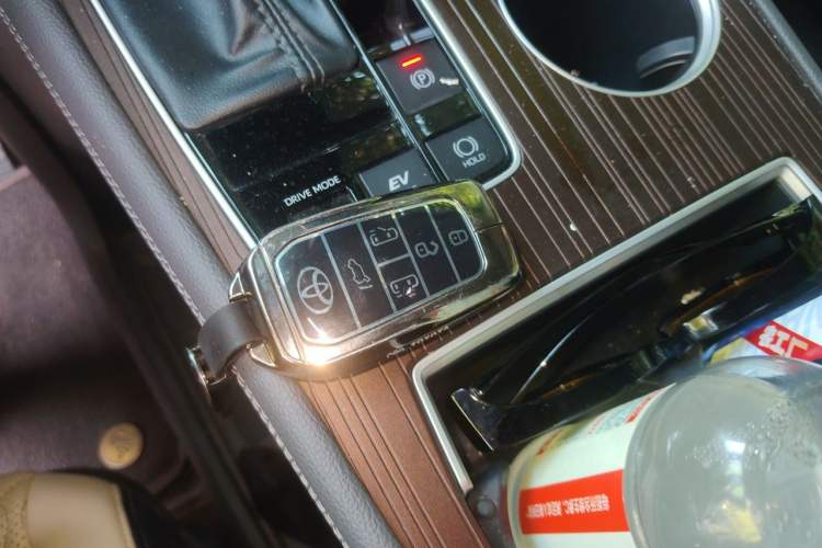 Used Toyota SIENNA 2023 2.5L Hybrid Comfort Edition Vehicle Key