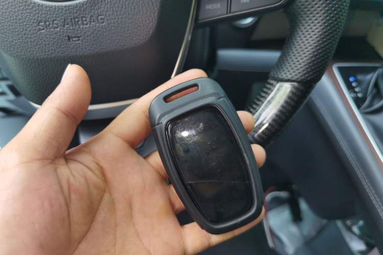 Used Toyota SIENNA 2023 2.5L Hybrid Comfort Edition Vehicle Key