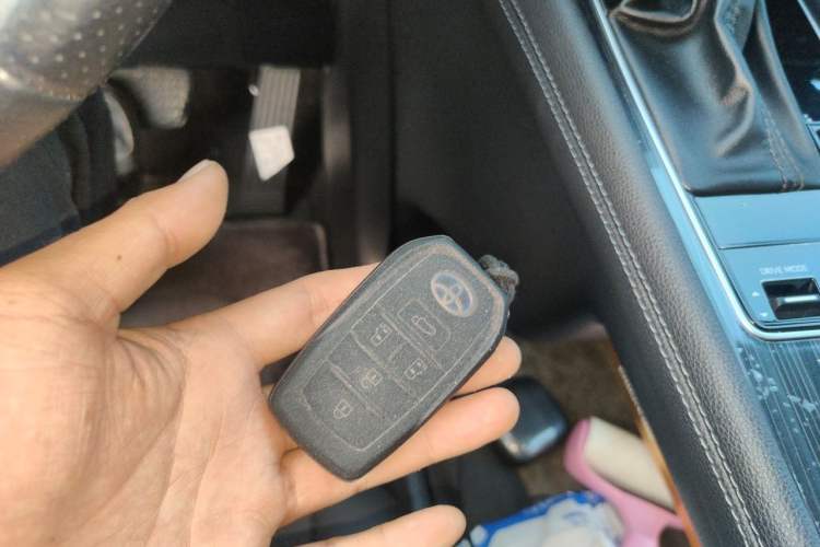Used Toyota SIENNA 2023 2.5L Hybrid Deluxe Edition Vehicle Key