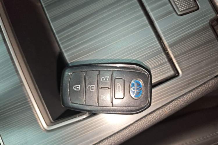 Used Toyota SIENNA 2023 2.5L Hybrid Deluxe Edition Vehicle Key
