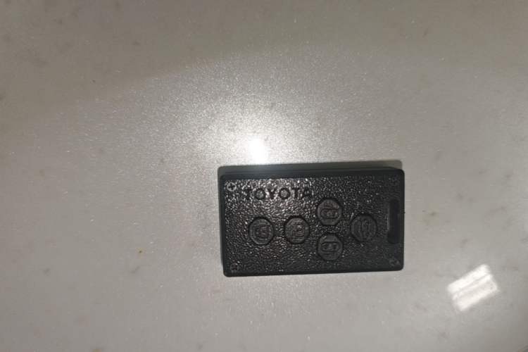 Used Toyota SIENNA 2023 2.5L Hybrid Deluxe Edition Vehicle Key