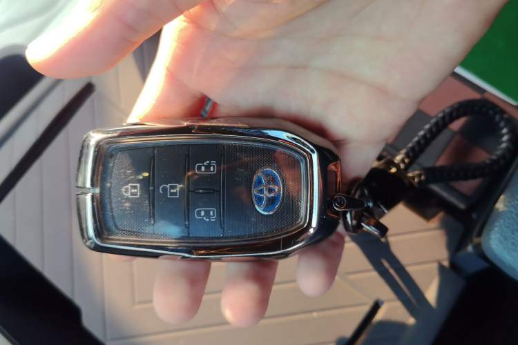 Used Toyota SIENNA 2023 2.5L Hybrid Comfort Edition Vehicle Key