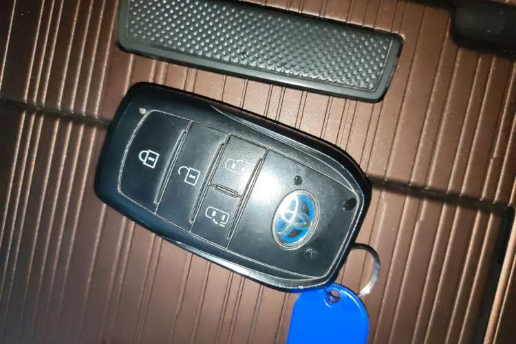 Used Toyota SIENNA 2023 2.5L Hybrid Comfort Edition Vehicle Key