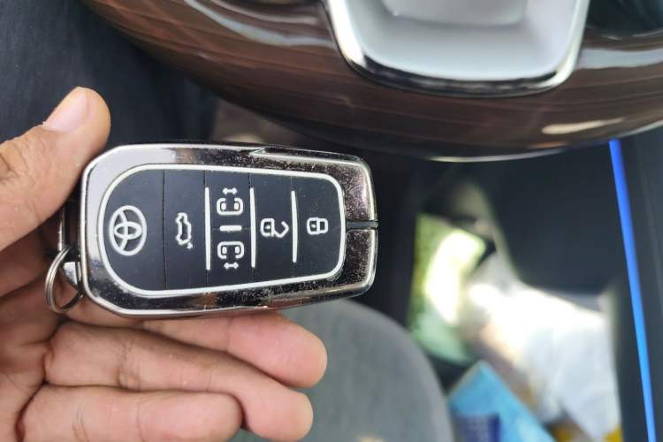 Used Toyota SIENNA 2023 2.5L Hybrid Comfort Edition Vehicle Key